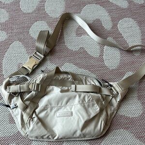 Athleta large belt bag only worn once beige